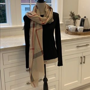 Beautiful Scarf / Wrap